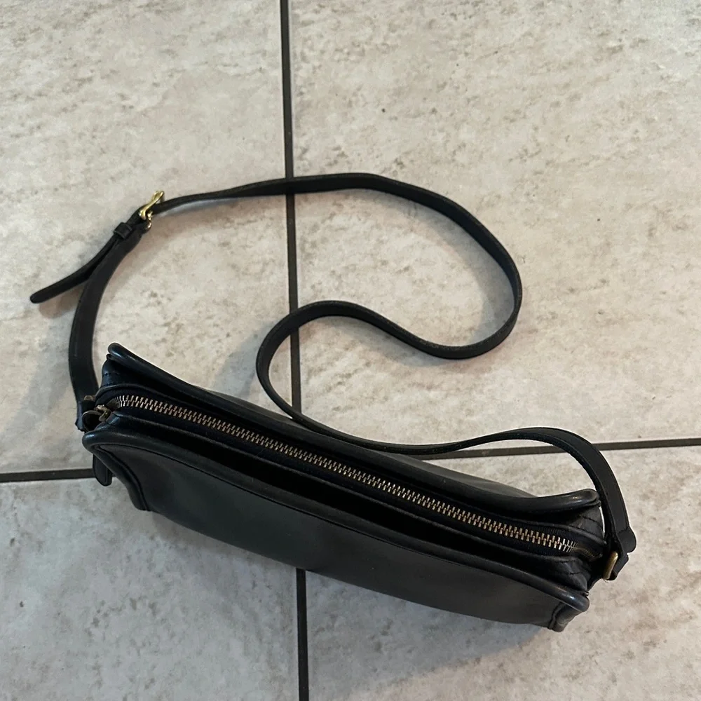 Coach Sutton Black Leather Crossbody Bag 9814 - Picture 7 of 12